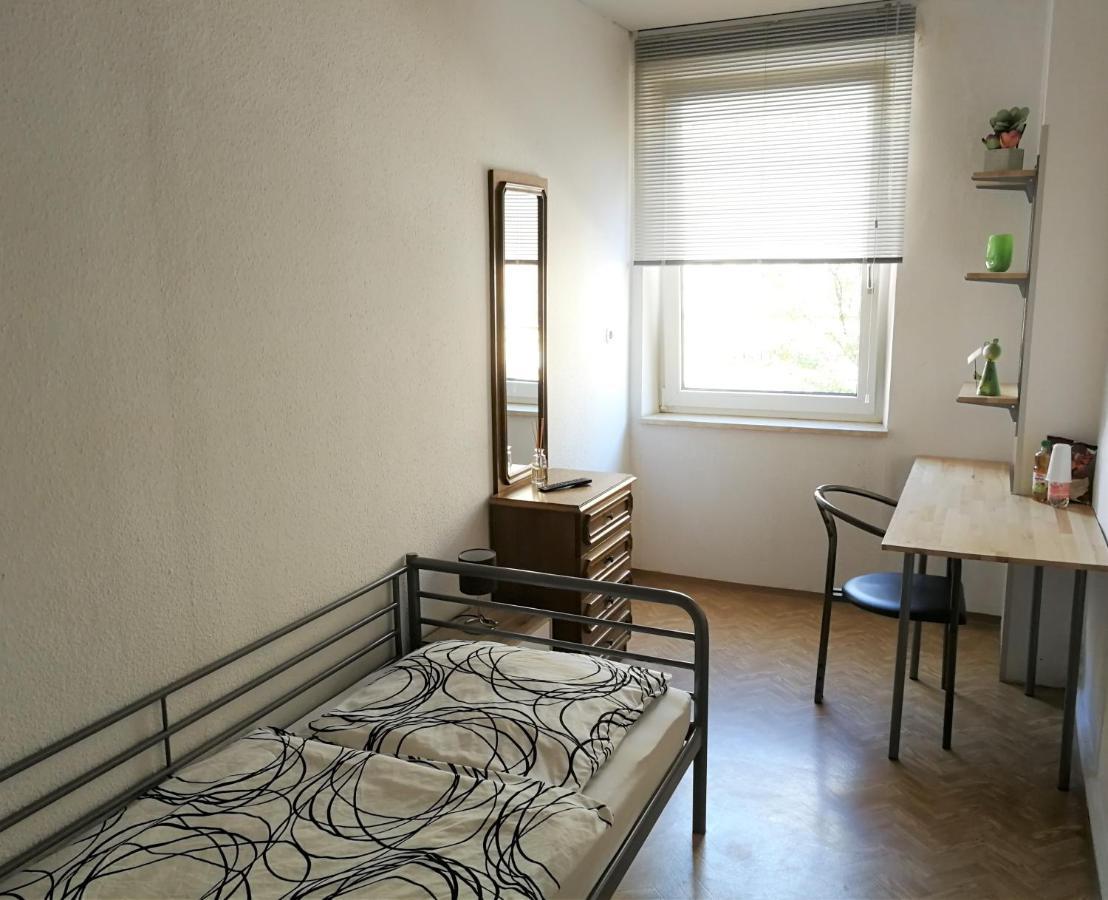 Privatzimmer Fuerth Zentrum ภายนอก รูปภาพ